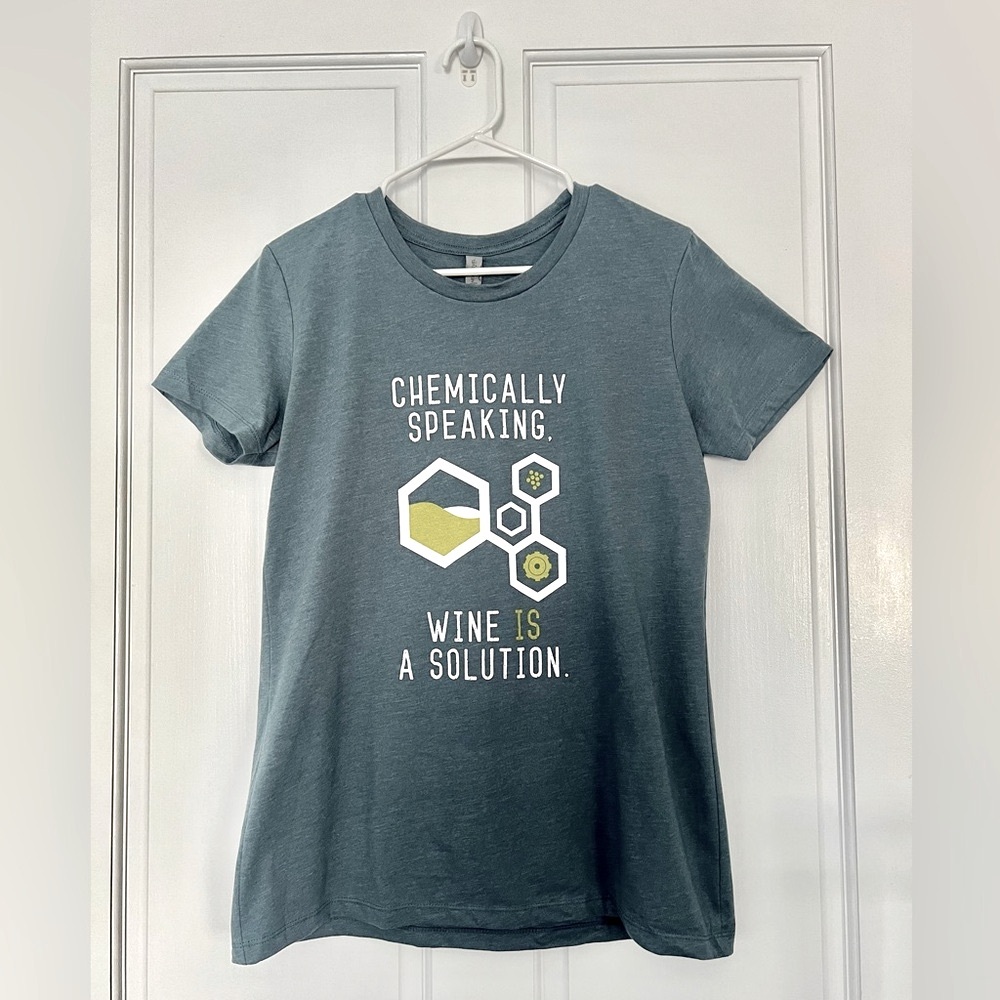 Wine is a Solution women’s fitted T shirt size XL, NWOT